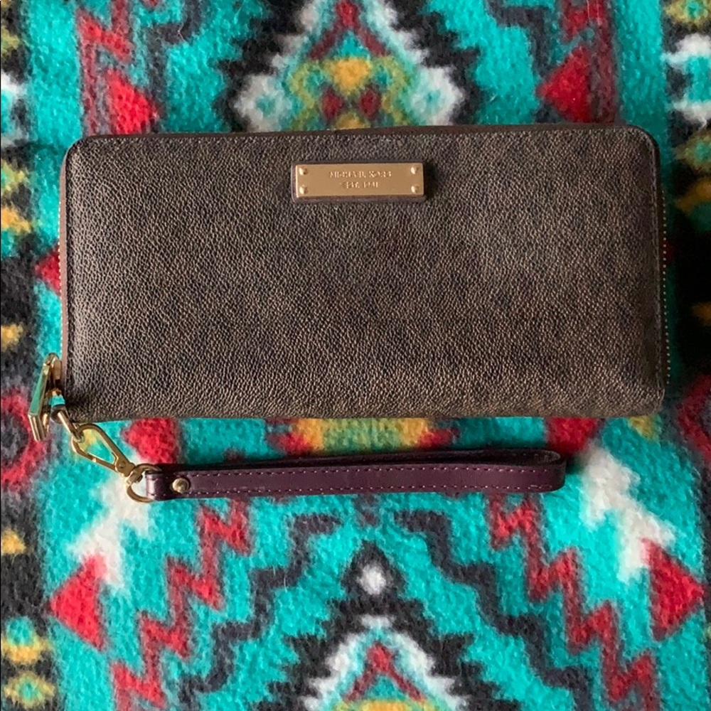 Michael Kors Wallet Mulberry-Brown color
